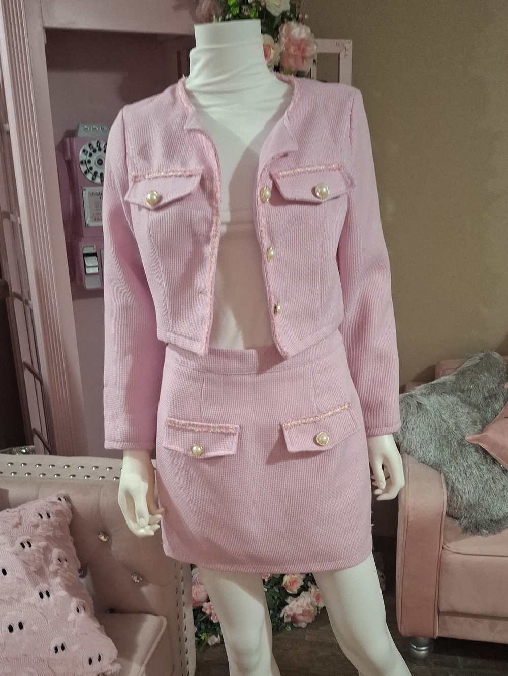 Classic Pink Tweed Crop Jacket & Skirt Set - Elegant Women's Two-Piece  Size S